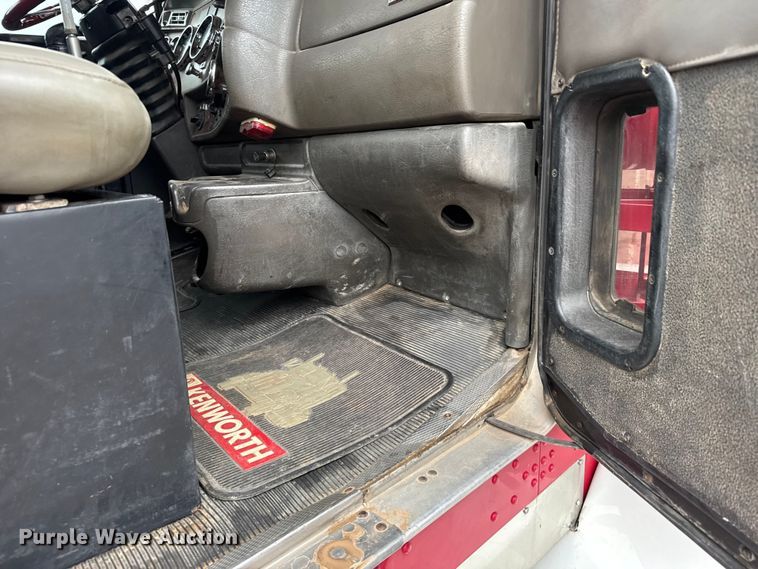 image for item ER2454 2005 Kenworth T800 glider kit winch truck