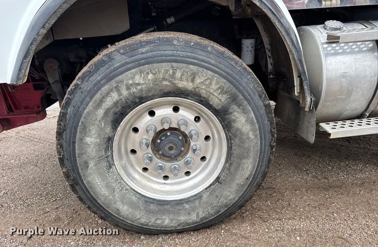 image for item ER2454 2005 Kenworth T800 glider kit winch truck