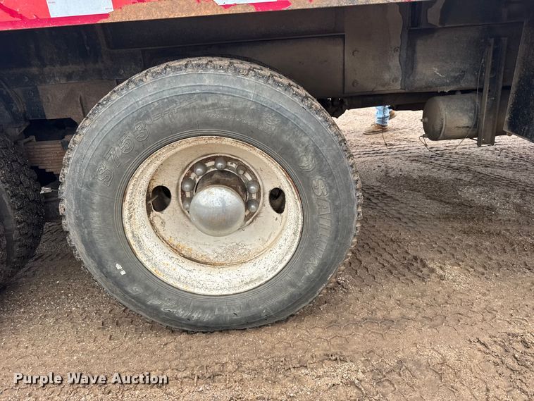 image for item ER2454 2005 Kenworth T800 glider kit winch truck