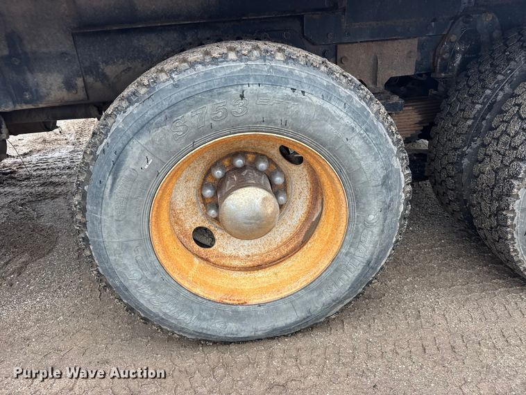 image for item ER2454 2005 Kenworth T800 glider kit winch truck