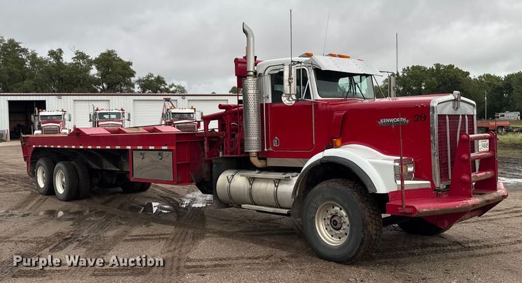 image for item ER2455 2003 Kenworth T800 winch truck