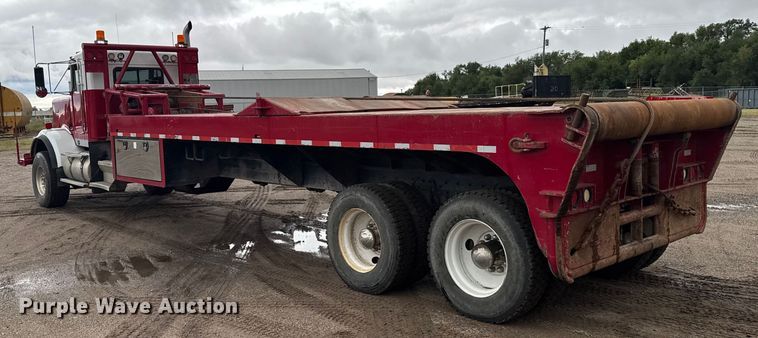 image for item ER2455 2003 Kenworth T800 winch truck