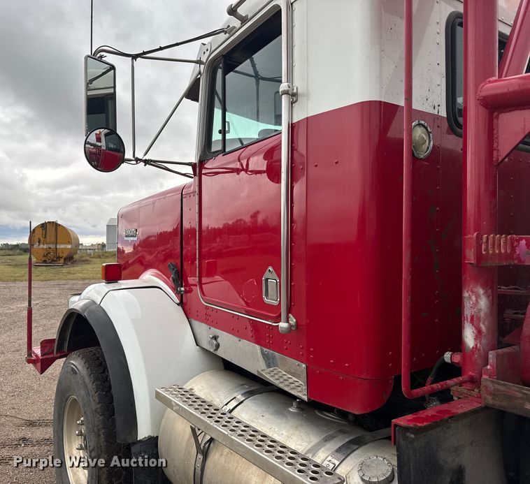 image for item ER2455 2003 Kenworth T800 winch truck