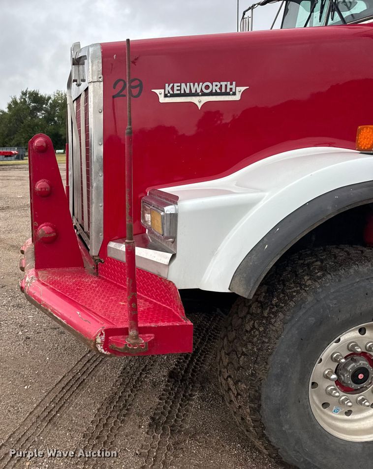 image for item ER2455 2003 Kenworth T800 winch truck