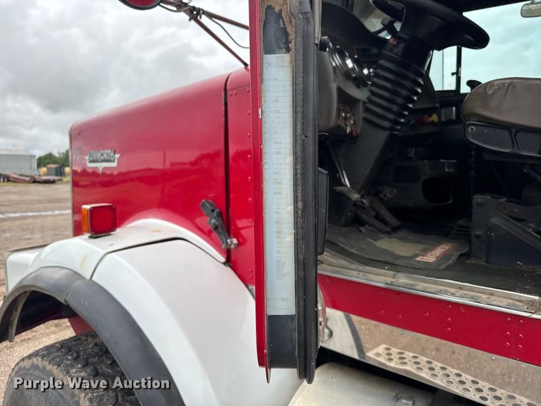 image for item ER2455 2003 Kenworth T800 winch truck