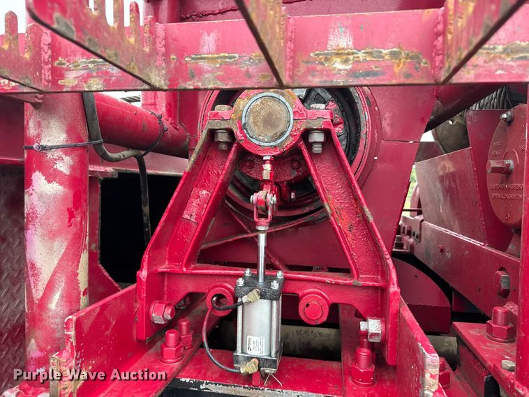 image for item ER2455 2003 Kenworth T800 winch truck