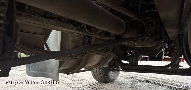 image for item ER2455 2003 Kenworth T800 winch truck