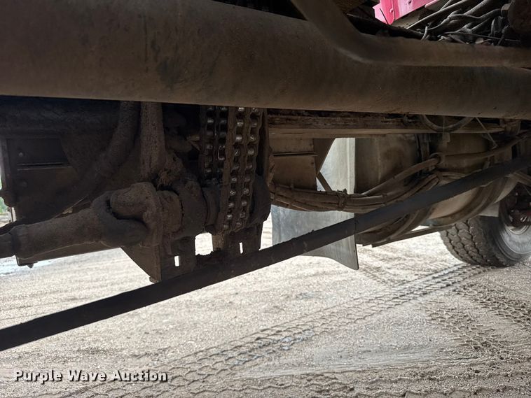 image for item ER2455 2003 Kenworth T800 winch truck