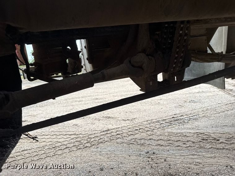 image for item ER2455 2003 Kenworth T800 winch truck