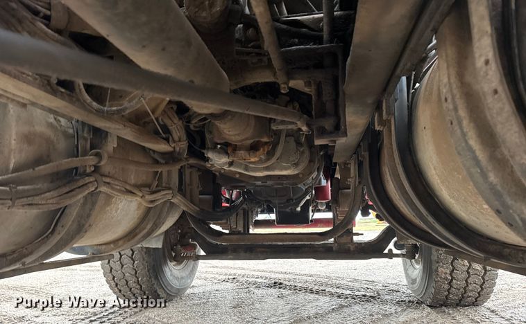 image for item ER2455 2003 Kenworth T800 winch truck