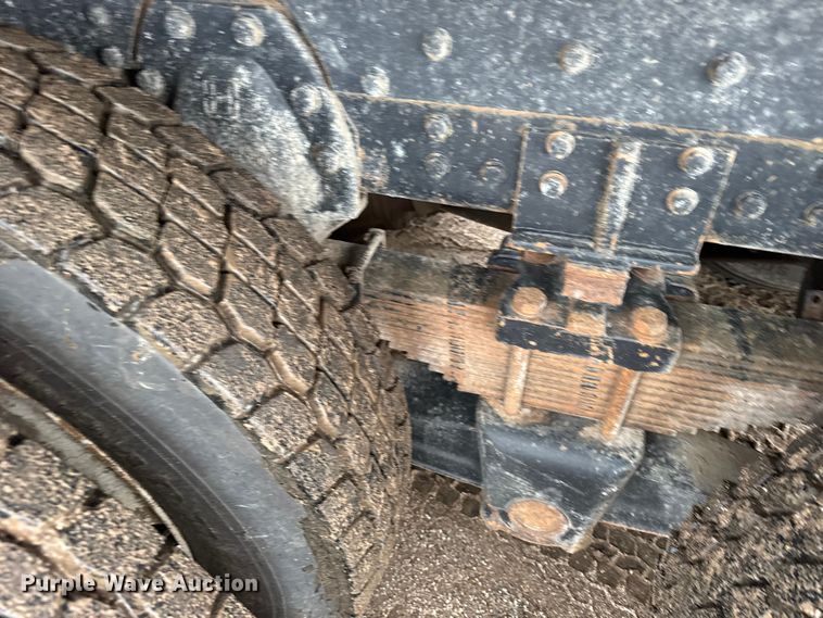 image for item ER2455 2003 Kenworth T800 winch truck