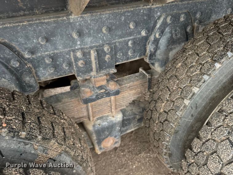 image for item ER2455 2003 Kenworth T800 winch truck