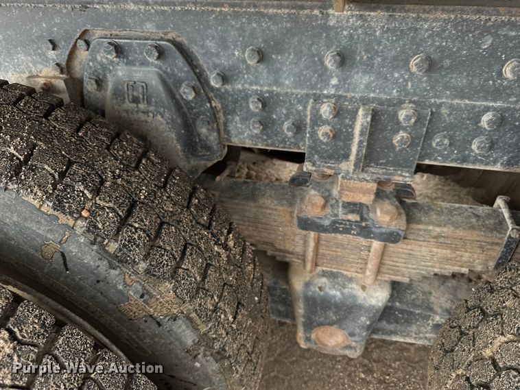 image for item ER2455 2003 Kenworth T800 winch truck