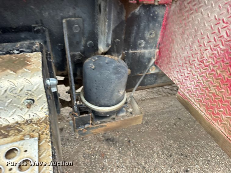 image for item ER2455 2003 Kenworth T800 winch truck