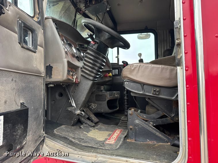 image for item ER2455 2003 Kenworth T800 winch truck