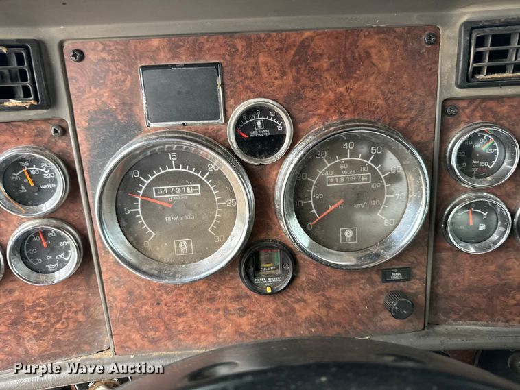 image for item ER2455 2003 Kenworth T800 winch truck