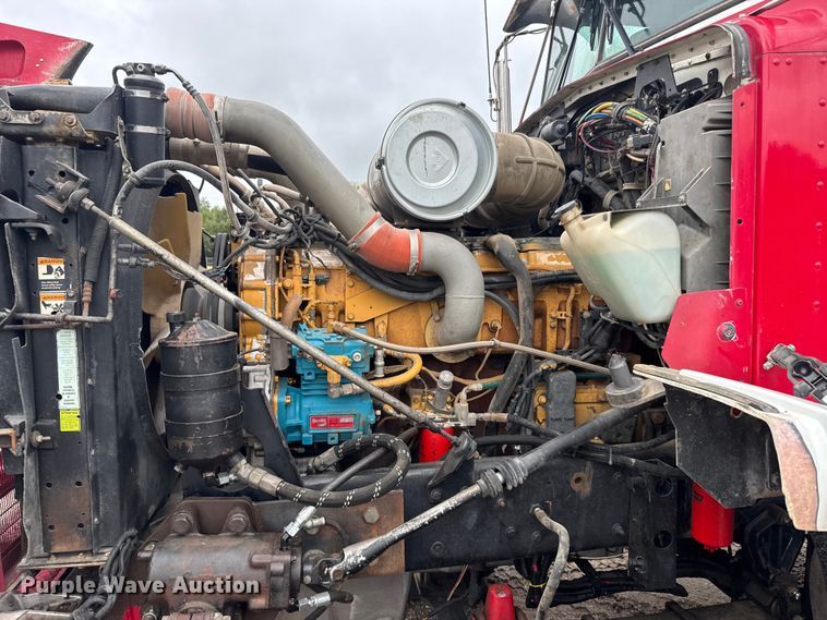 image for item ER2455 2003 Kenworth T800 winch truck