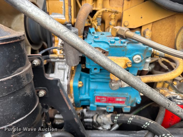 image for item ER2455 2003 Kenworth T800 winch truck