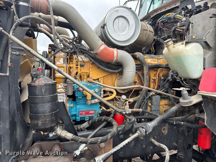 image for item ER2455 2003 Kenworth T800 winch truck