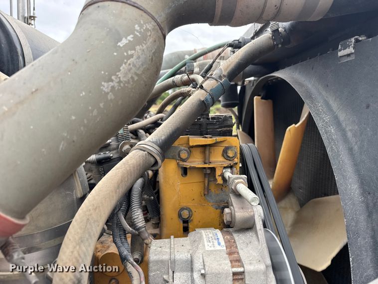 image for item ER2455 2003 Kenworth T800 winch truck