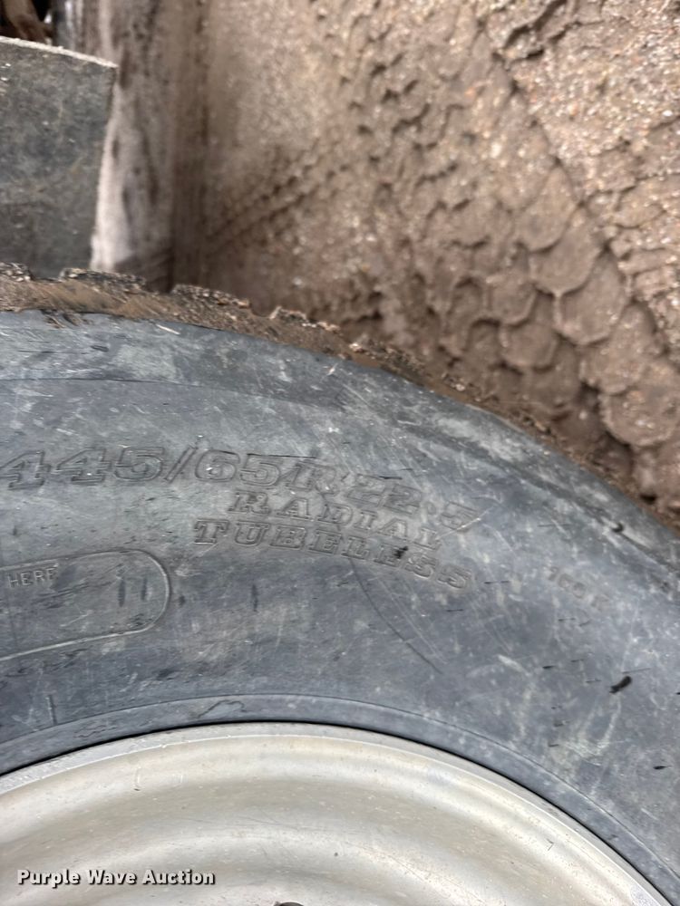 image for item ER2455 2003 Kenworth T800 winch truck