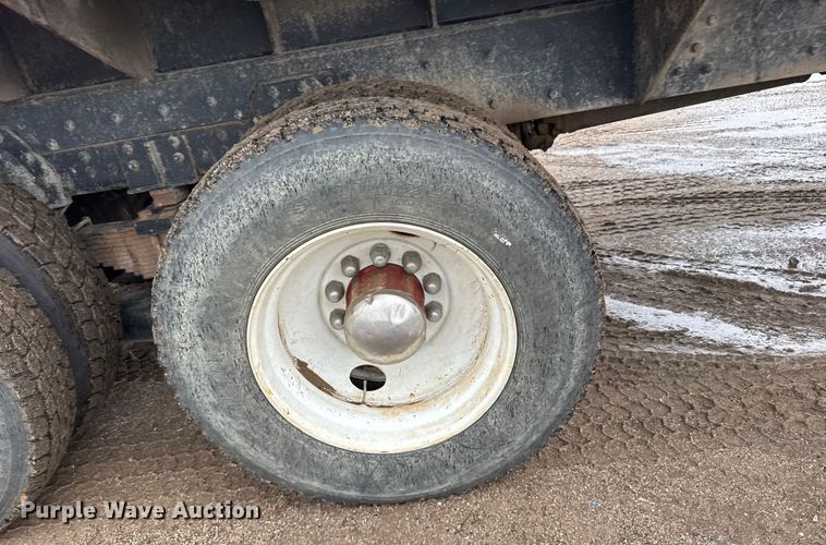 image for item ER2455 2003 Kenworth T800 winch truck