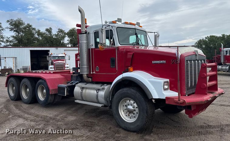 image for item ER2456 1999 Kenworth T800  winch truck