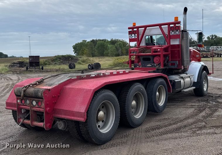 image for item ER2456 1999 Kenworth T800  winch truck