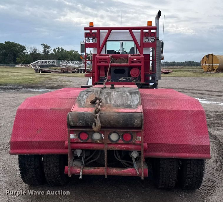 image for item ER2456 1999 Kenworth T800  winch truck