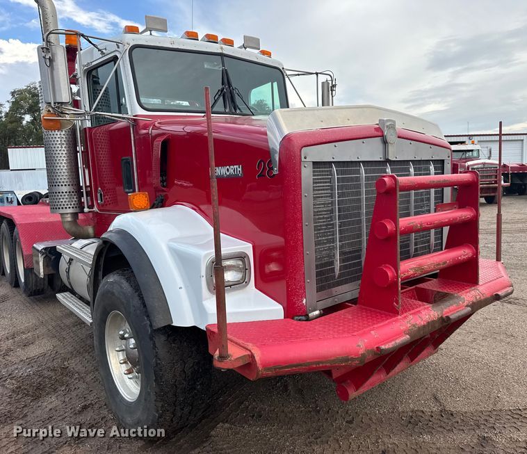 image for item ER2456 1999 Kenworth T800  winch truck