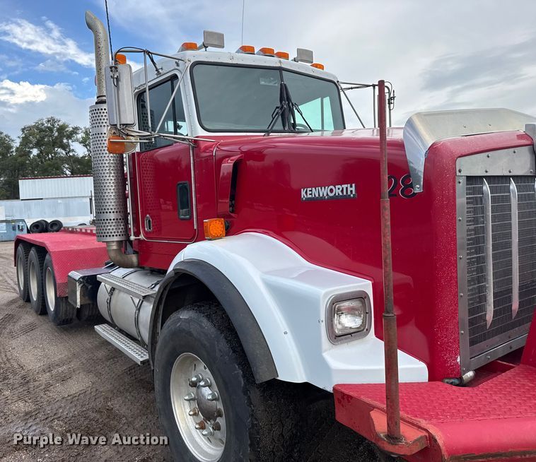 image for item ER2456 1999 Kenworth T800  winch truck