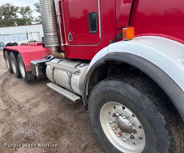 image for item ER2456 1999 Kenworth T800  winch truck