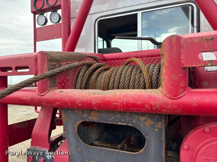 image for item ER2456 1999 Kenworth T800  winch truck