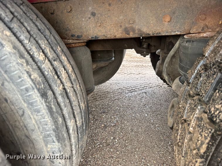 image for item ER2456 1999 Kenworth T800  winch truck