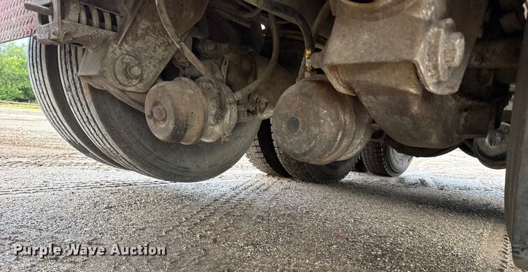 image for item ER2456 1999 Kenworth T800  winch truck