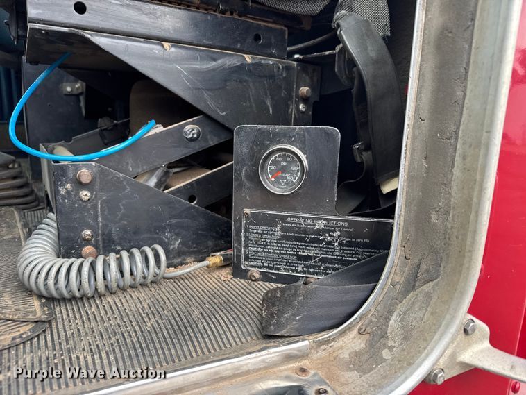 image for item ER2456 1999 Kenworth T800  winch truck