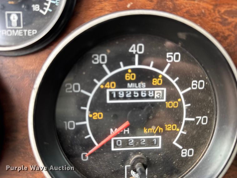 image for item ER2456 1999 Kenworth T800  winch truck