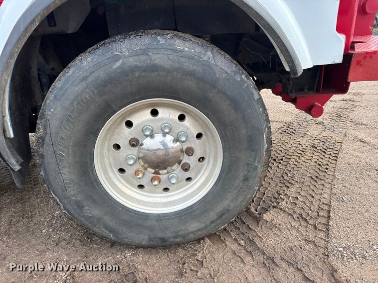 image for item ER2456 1999 Kenworth T800  winch truck