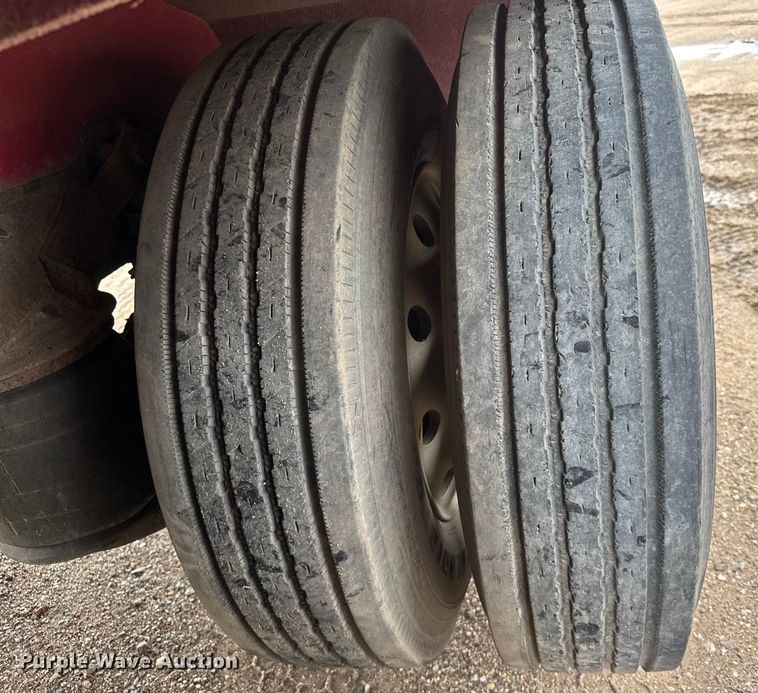 image for item ER2456 1999 Kenworth T800  winch truck