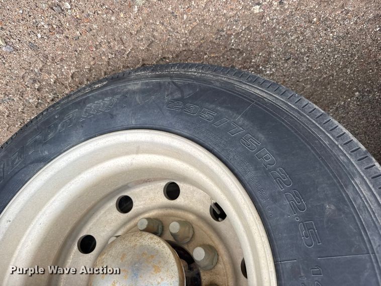 image for item ER2456 1999 Kenworth T800  winch truck