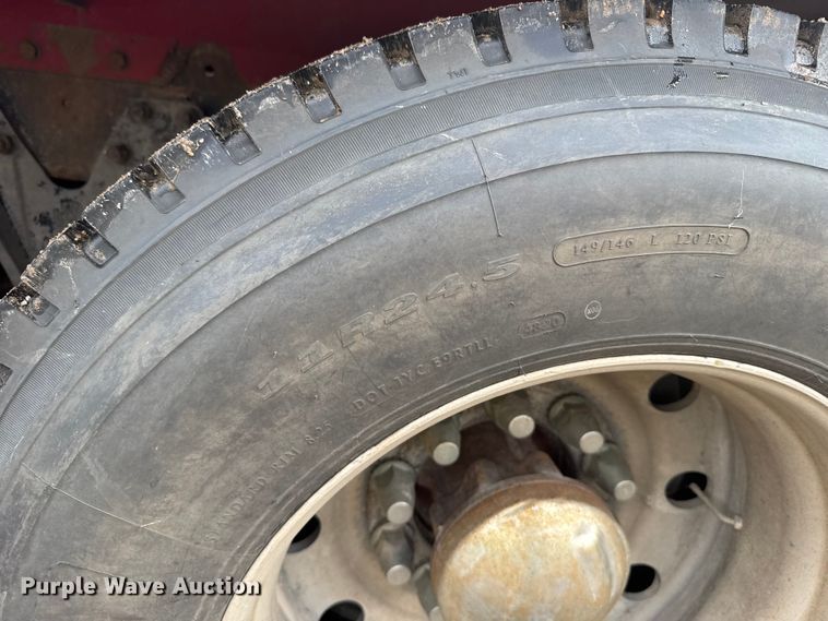 image for item ER2456 1999 Kenworth T800  winch truck