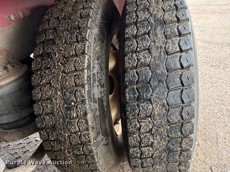 image for item ER2456 1999 Kenworth T800  winch truck