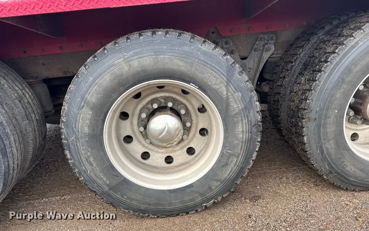 image for item ER2456 1999 Kenworth T800  winch truck