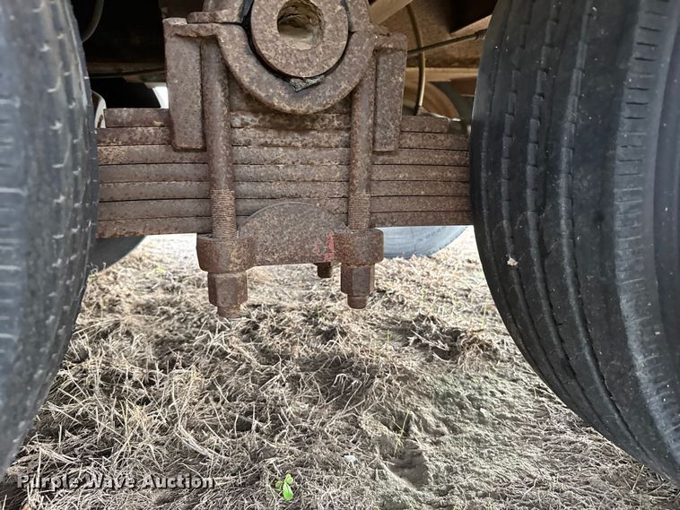 image for item ER2457 2007 Neville Built drop deck oilfield trailer