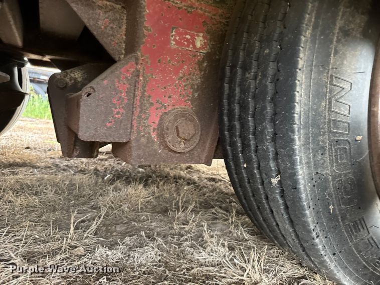 image for item ER2457 2007 Neville Built drop deck oilfield trailer