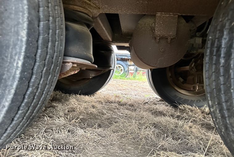 image for item ER2457 2007 Neville Built drop deck oilfield trailer