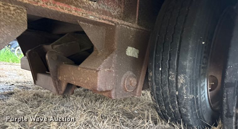 image for item ER2457 2007 Neville Built drop deck oilfield trailer