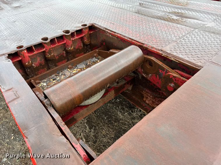 image for item ER2457 2007 Neville Built drop deck oilfield trailer