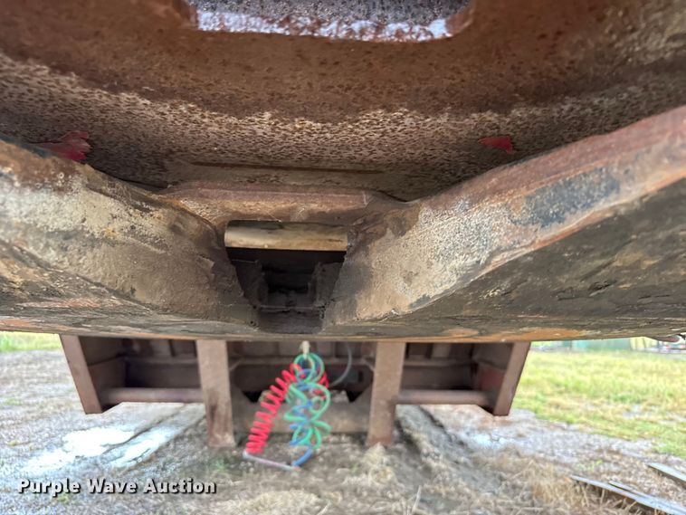 image for item ER2457 2007 Neville Built drop deck oilfield trailer