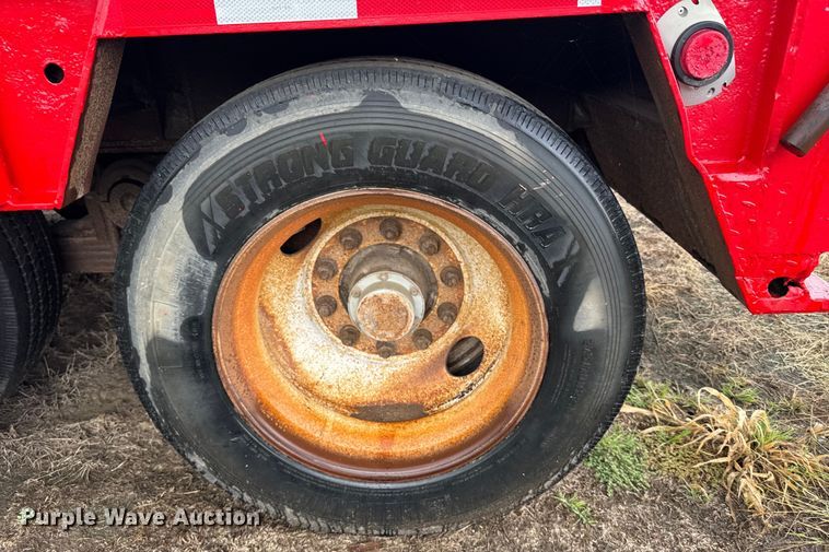 image for item ER2457 2007 Neville Built drop deck oilfield trailer